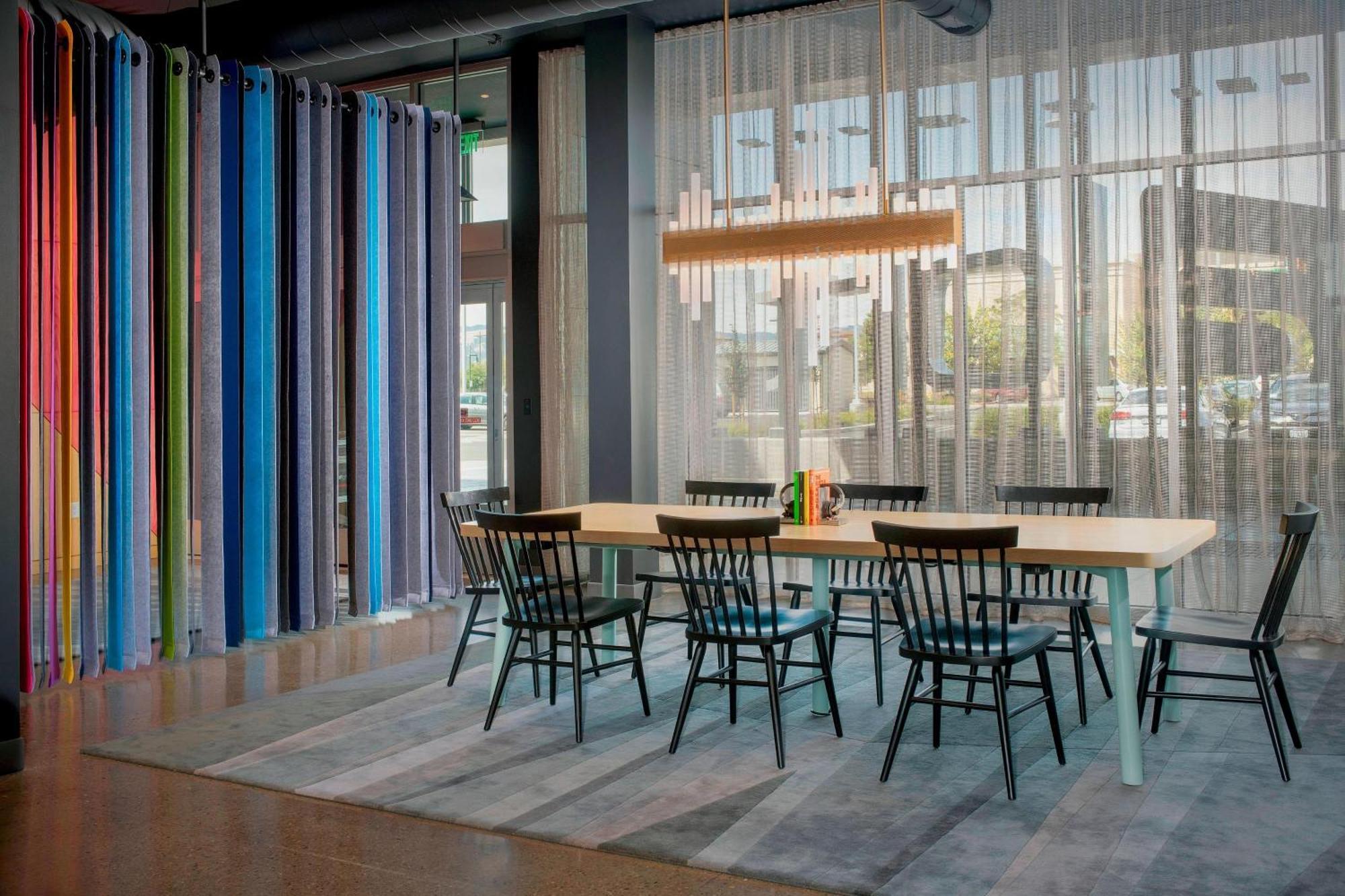 Aloft Indianapolis Downtown Hotel ภายนอก รูปภาพ